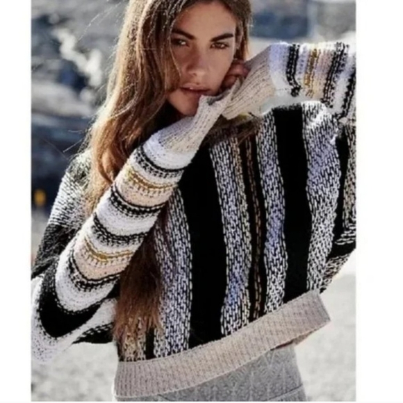 Free People Sweaters - NWT Free People Show Me Love Pullover